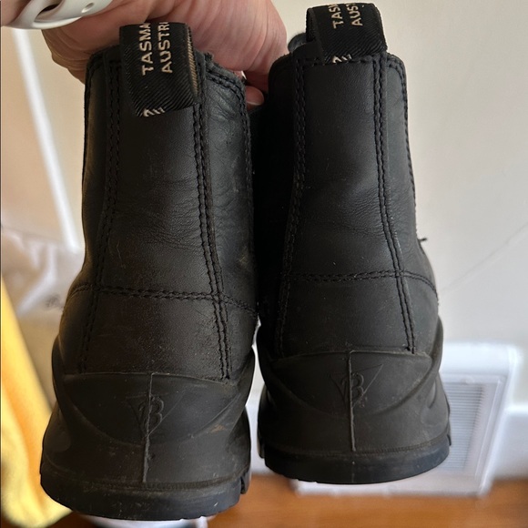 Blundstone Black Leather workboots with reinforced lug sole women’s size 8 - Picture 7 of 8